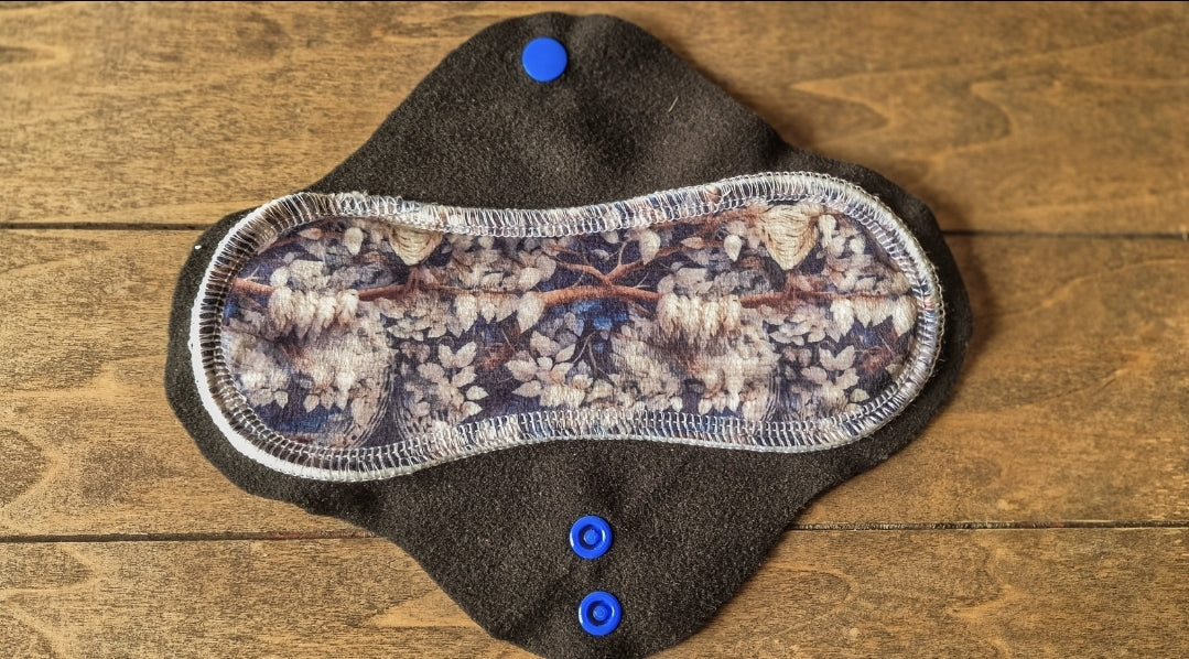 Midnight Guardian Regular Cloth Pad